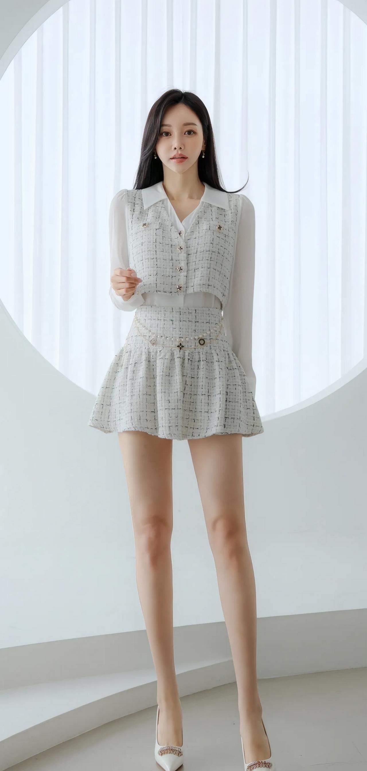 清新甜美穿搭，小格子连衣裙搭配高跟鞋，优雅迷人！👗👠