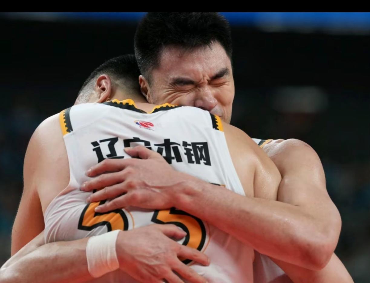 韩德君的55号球衣一定要退役啊！郭艾伦走了球迷能忍，张镇麟走了球迷能忍！如果不给