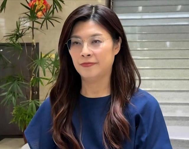 郑丽文当选国民党新主席，曾说要第一时间去见高市早苗18日下午6点多，岛内国民
