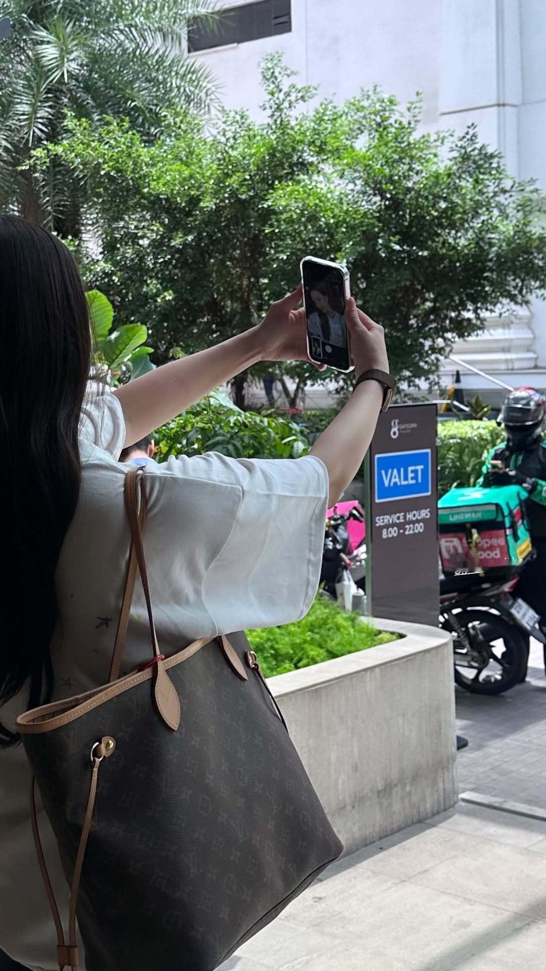 第一个秀的除了🐒就是🦙还说什么锁死​​​