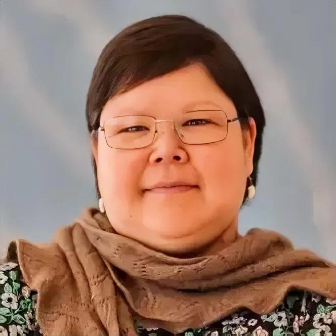 去年，格陵兰岛新当选的议员梅特·阿尔克-哈梅肯(MetteArqe-Hamme