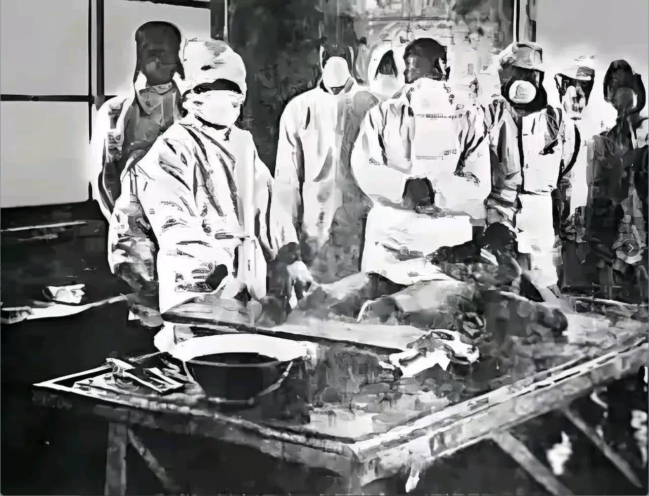 你敢信吗？731部队那所谓的“特殊繁殖研究”，简直是魔鬼在人间开的作坊！他们把掳