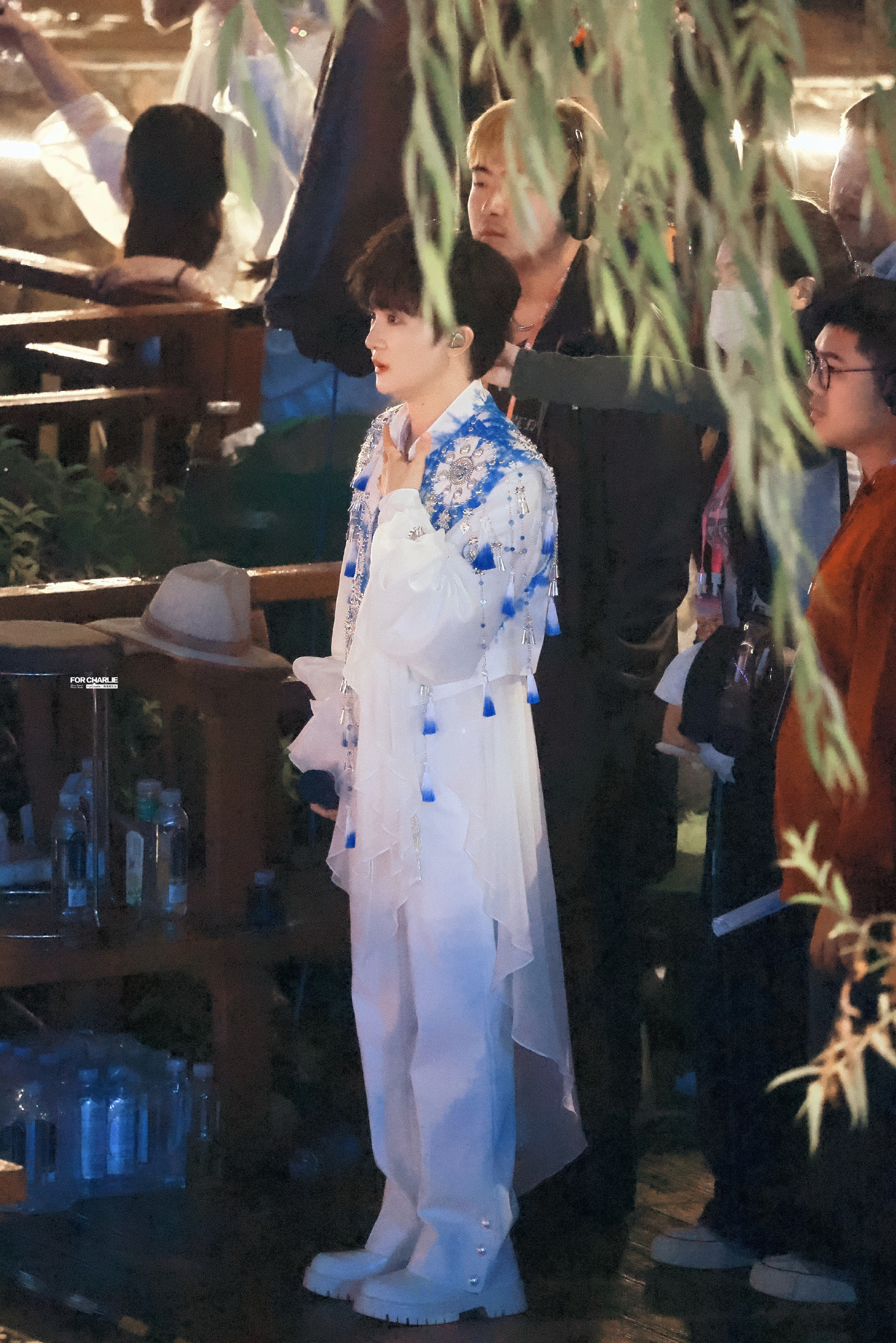 周深台下……这个造型真的超级好看💙​​​