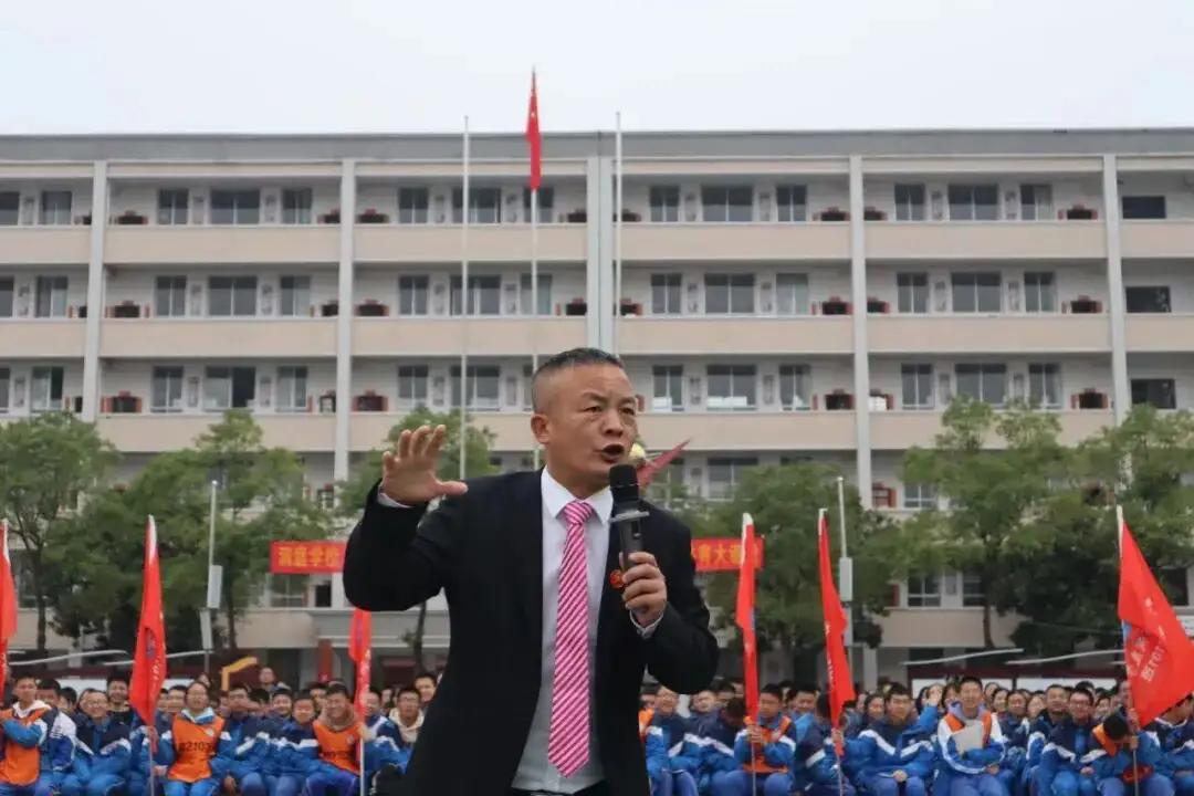 【教育观察】马文涛：教师，俨然成了高危职业。然而，真正令人扼腕叹息的，并非只是