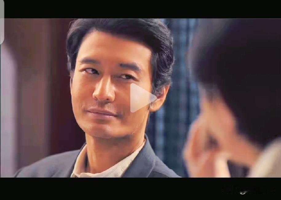 看《小城大事》只有一个人让这个剧拉胯了又舍不得不看，毕竟有赵丽颖和朱媛媛