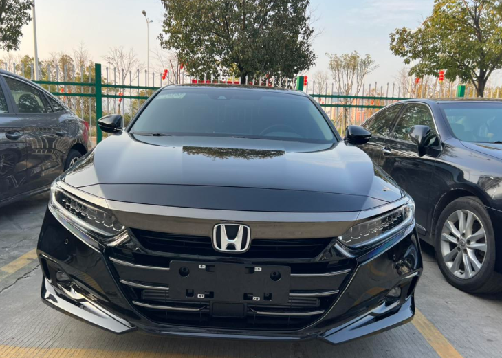 雅阁行驶1100公里的整体感受1、内饰做工:内饰做工方面还是可以的。我认为内