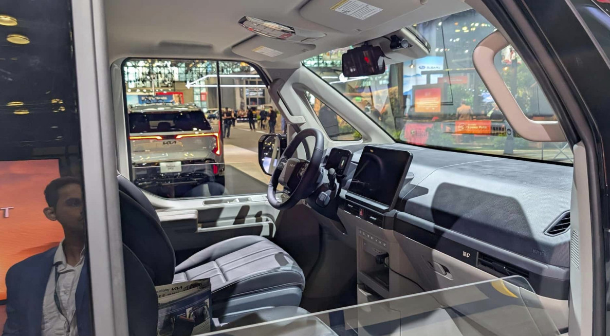 未来纽约出租车长这样？起亚与BraunAbility合作推出PV5WAV电动福