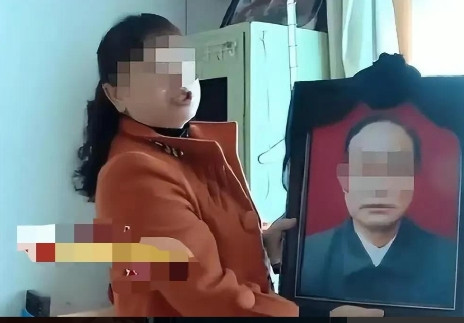 “一场空？”2024年，湖南，一61岁老汉，看上40岁漂亮女保姆，两人半推半就发