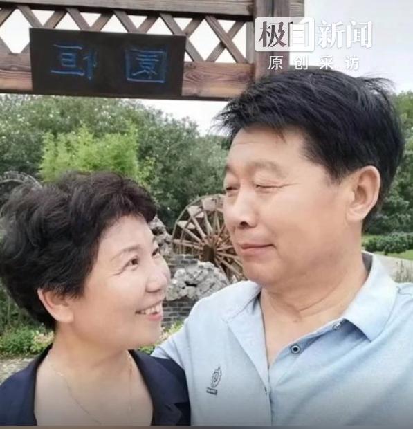 郭威操办了郭希宽的葬礼。杜新枝接受记者采访时表示：以前一大家人一顿要炒几个菜，可