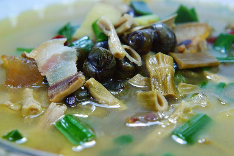 冬日生活，有美食相伴超幸福。我家新年团圆宴，一家五口吃8道菜，好吃还实惠，基本光