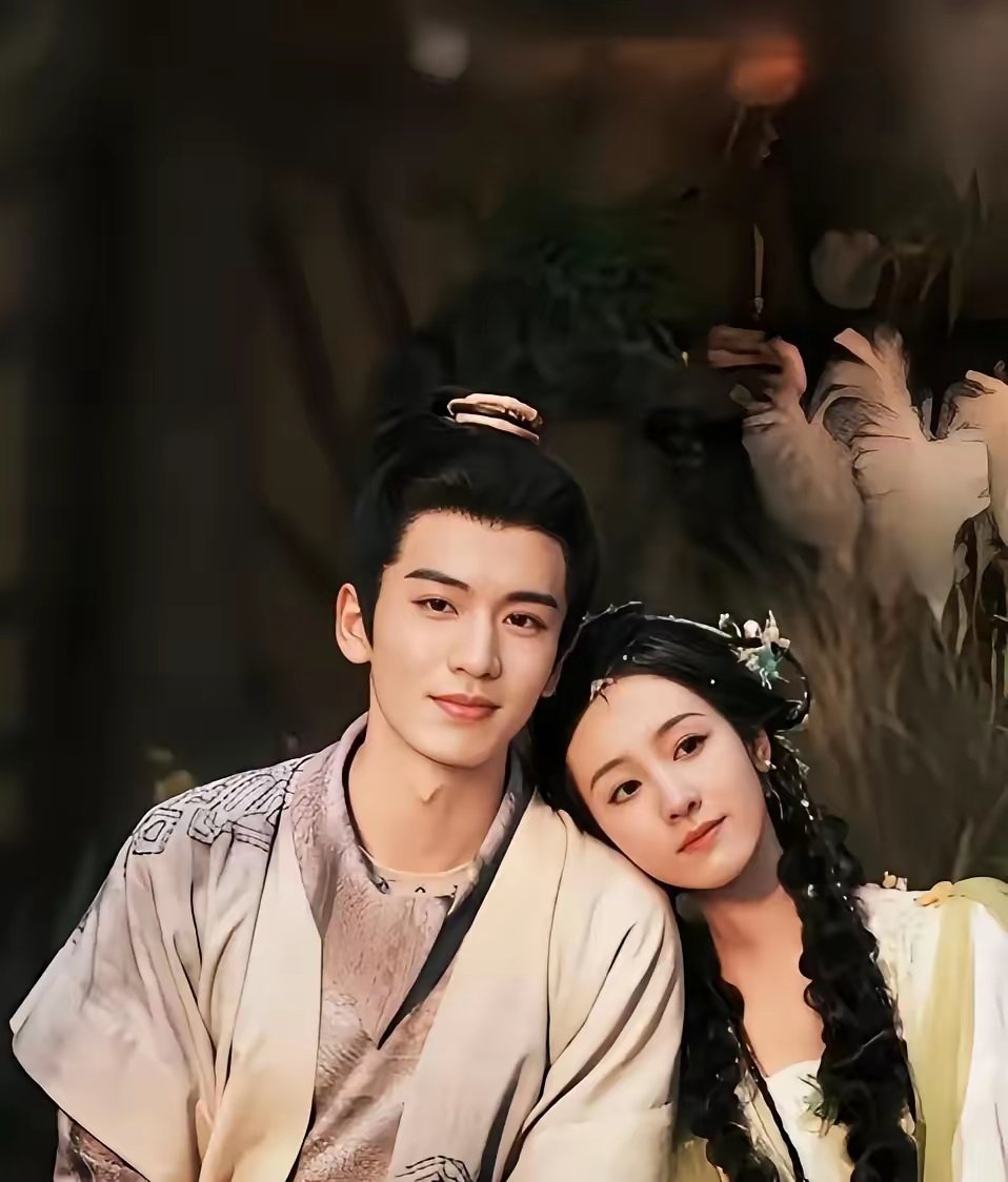 张凌赫的CP宇宙，一半是海水，一半是火焰，但99%的人都搞错了真正的“王炸”。别