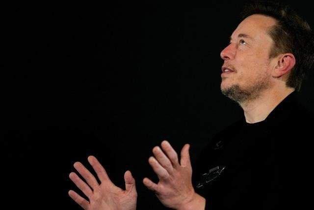 马斯克一句话点醒全世界：现在全球疯抢的不是芯片，是中国造20万一台的“大铁箱子”