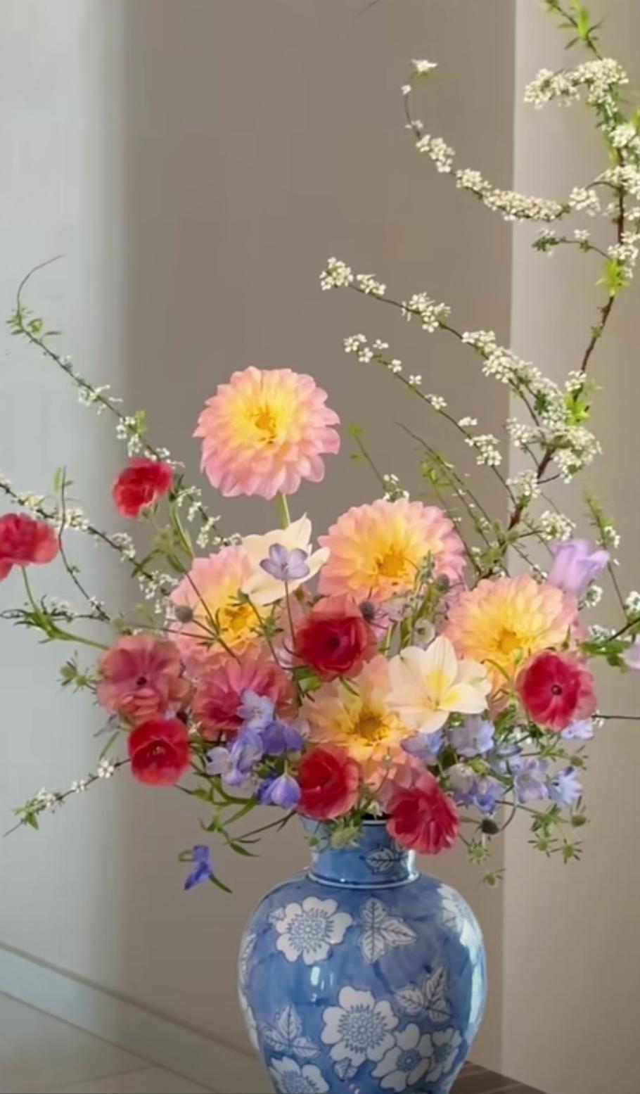 女儿每月花500块钱孝敬妈妈的方式，获得了2400多个点赞，有1800多网友留言