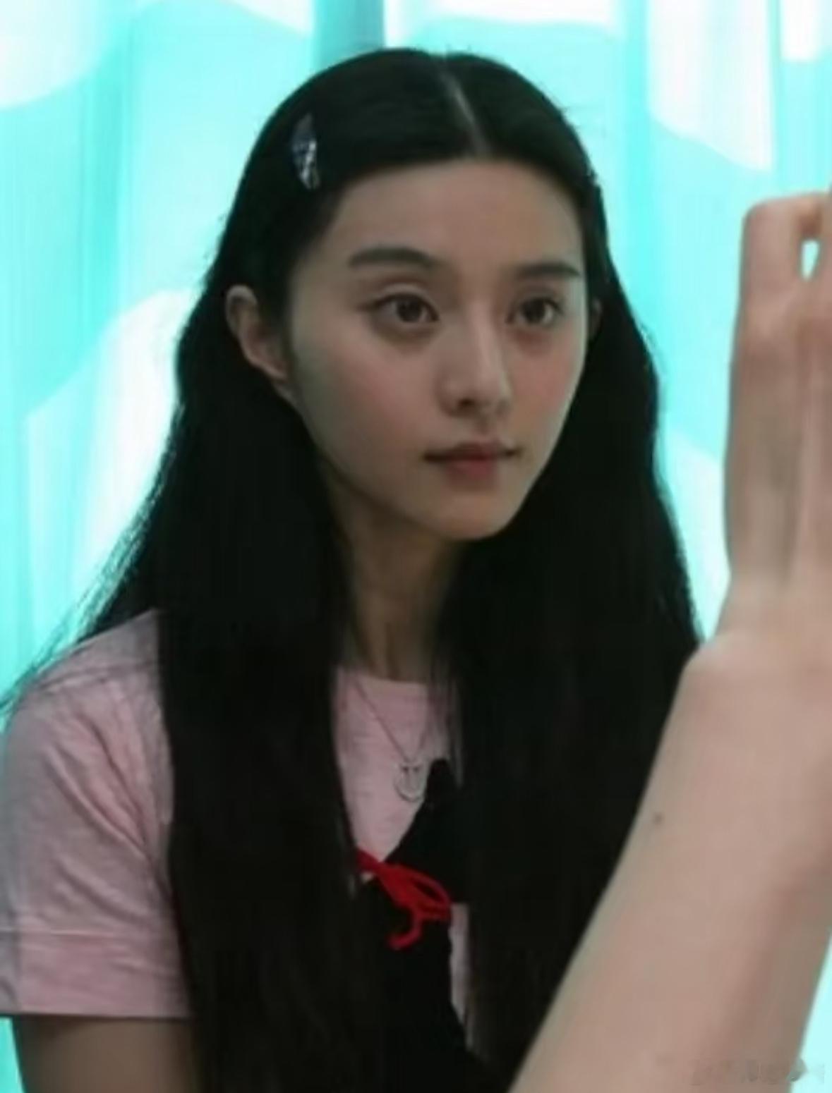 美女能把小缺点变成自己的特色​​​