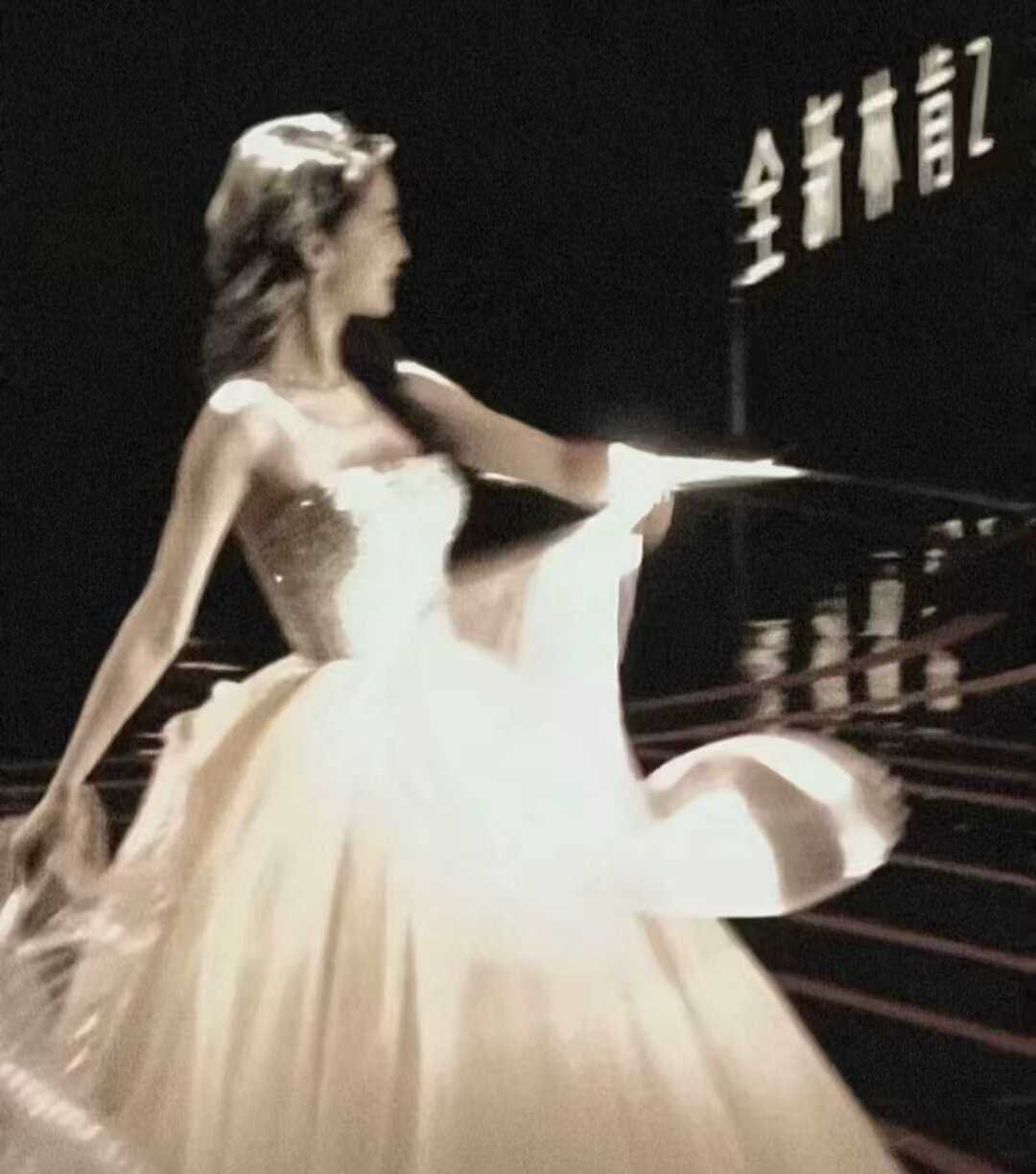 angelababyangelababy一万份的欢喜，每一份都与你有关，世界