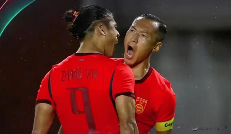 说实话，这场2-1赢朝鲜U23的球，我看完心里挺复杂的。跟亚洲杯踢得还差一些张