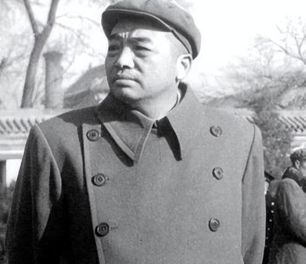 彭德怀为什么能担任中国第一任国防部长？主要有两个原因。1954年9月28日，