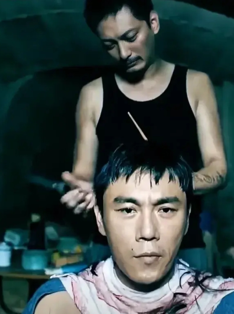 《扫毒风暴》卢少骅如果听了王林的话，他就不会被抓。二刷卢少骅还是不够沉稳。他