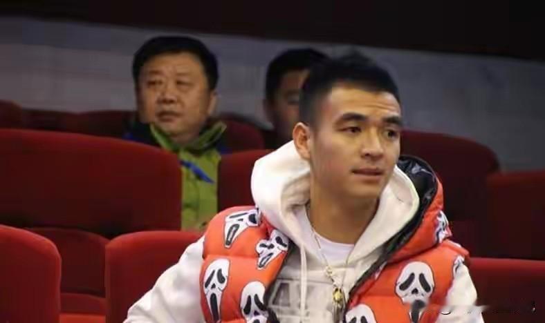 泰山做出调整，刘彬彬，彭欣力确认离队！泰山队传来最新消息，刘彬彬，彭欣力正式离