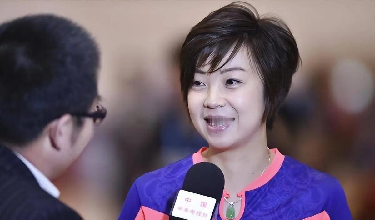 张怡宁也想去看WTT总决赛张怡宁说混双对体力要求非常大据港媒报道，张怡宁接受采