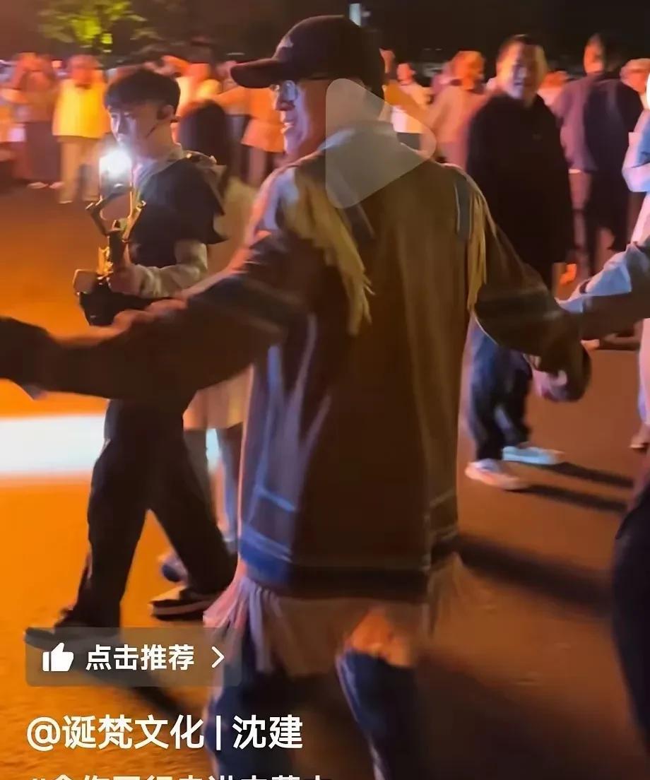俞老师的行动是真的吗？他宣布两个账号停播，为了纪念6个年轻的生命。可是晚上也在