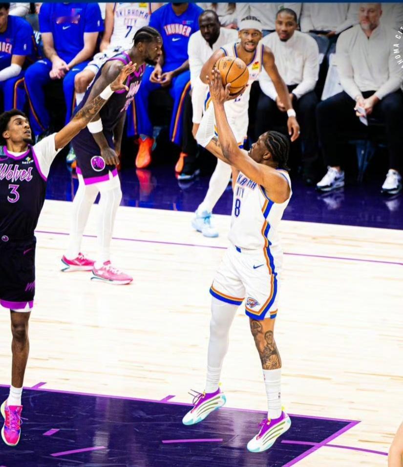 华子复出，芬奇以身入局，森林狼送雷霆赛季第三败！森林狼挑战雷霆；难得的一场防守