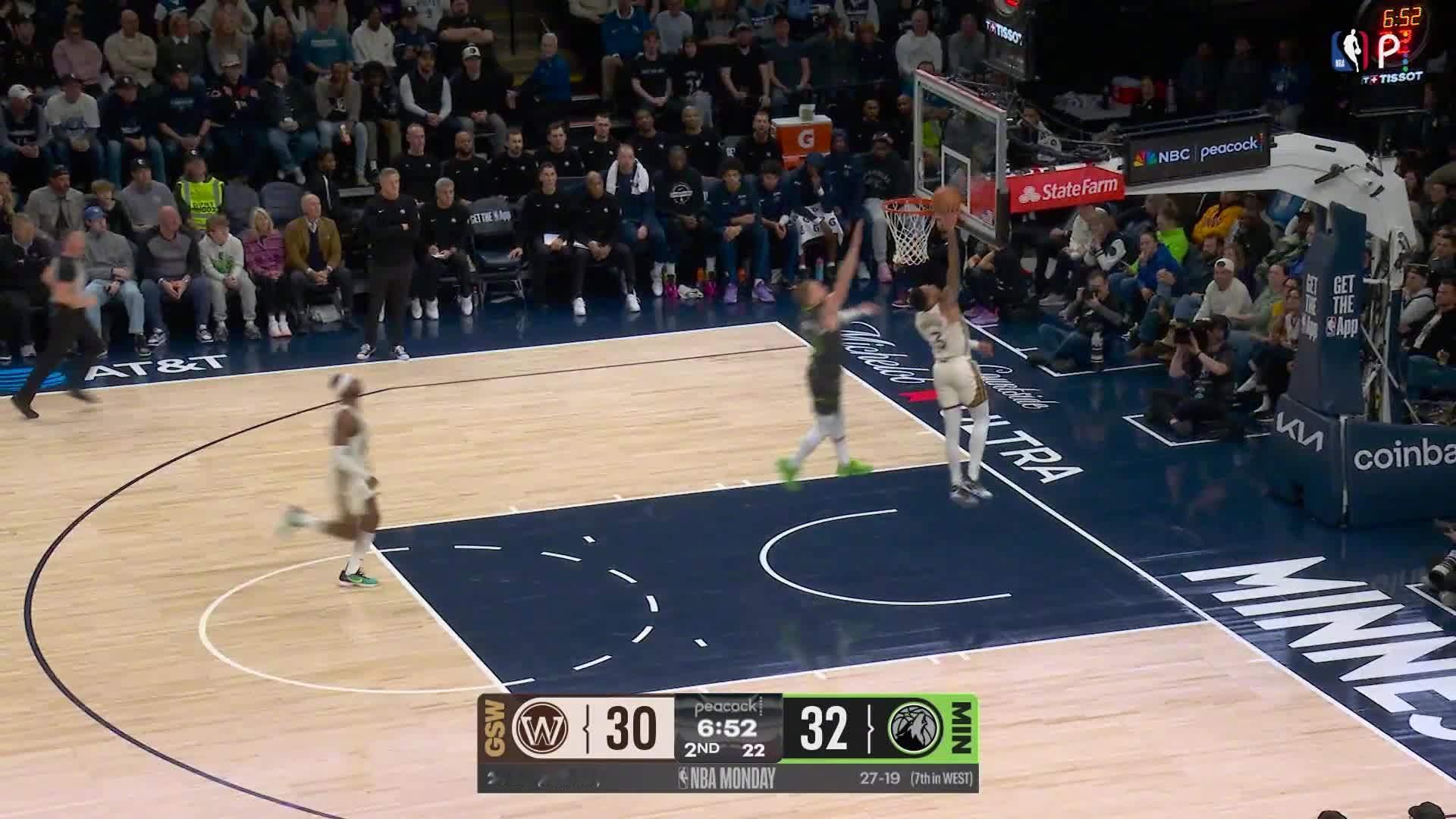 理查德抢断后一条龙得分！勇士vs森林狼