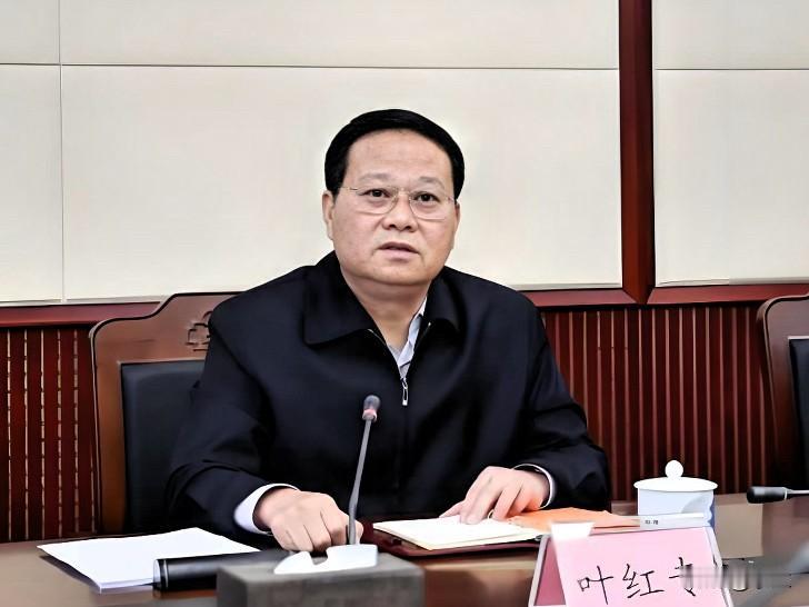 今天湖南的叶红专上了热搜他是1958年出生的湖南人他从1975年开始就一直在