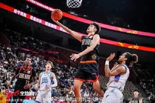 谈起CBA，一定要提到上海久事男篮，为什么？因为他在2526的CBA...