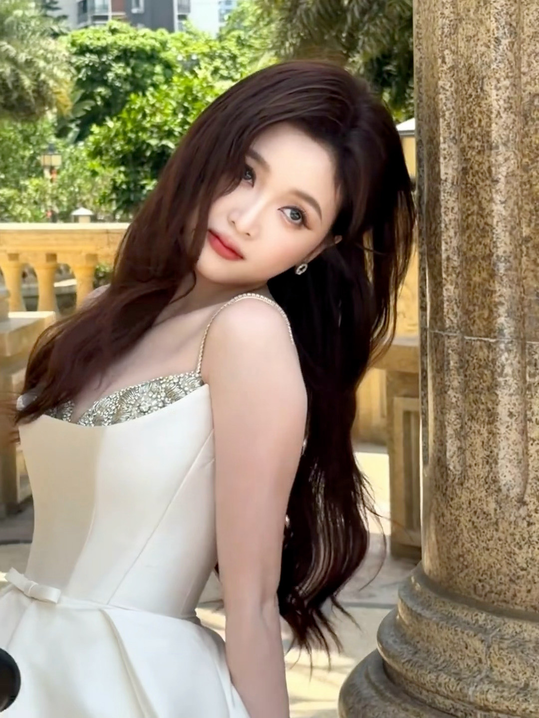 吴宣仪佛山活动直拍.吴宣仪化妆师发的这组live图也都好美啊