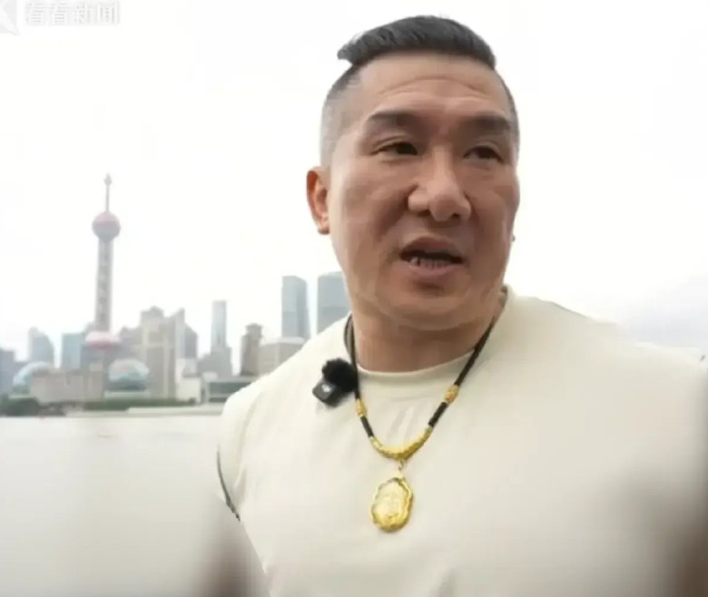台湾省网红馆长这次格局是彻底打开了，开通抖音的第一天，粉丝就突破了50万，他在直