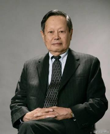 杨振宁逝世2025年，一则令人悲痛的消息传来——杨振宁先生与世长辞。这位科