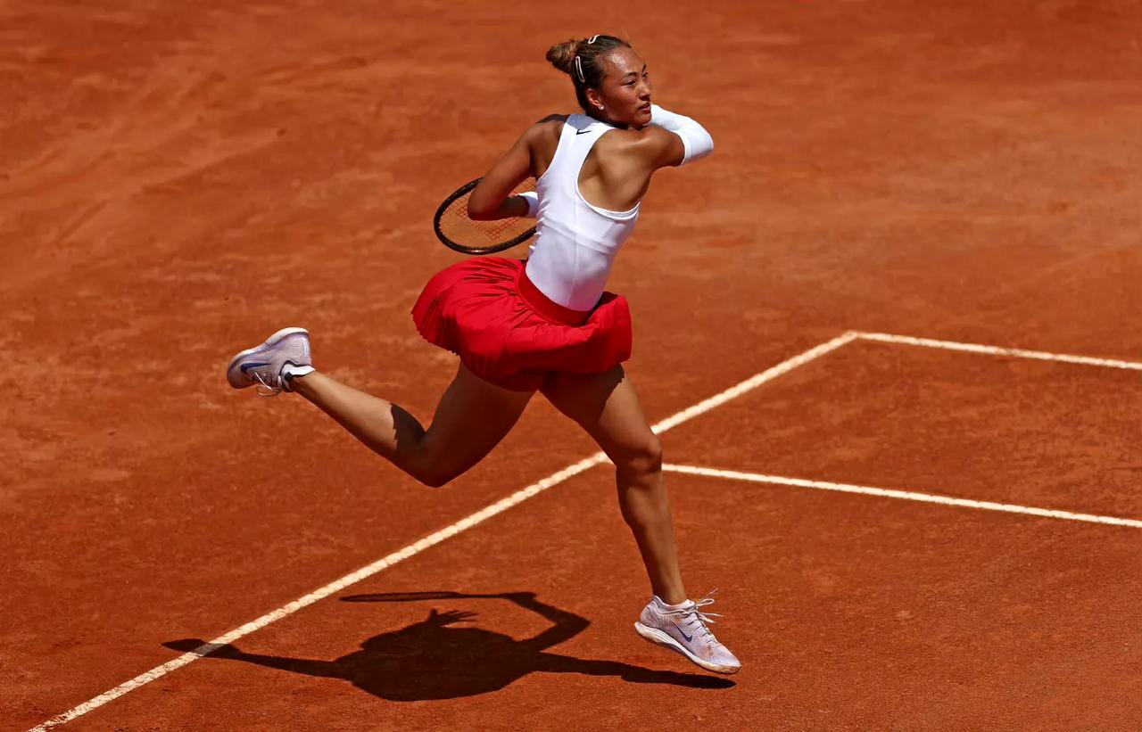 郑钦文:在压力下保持冷静带来了好结果!北京时间5月15日凌晨，在WTA10