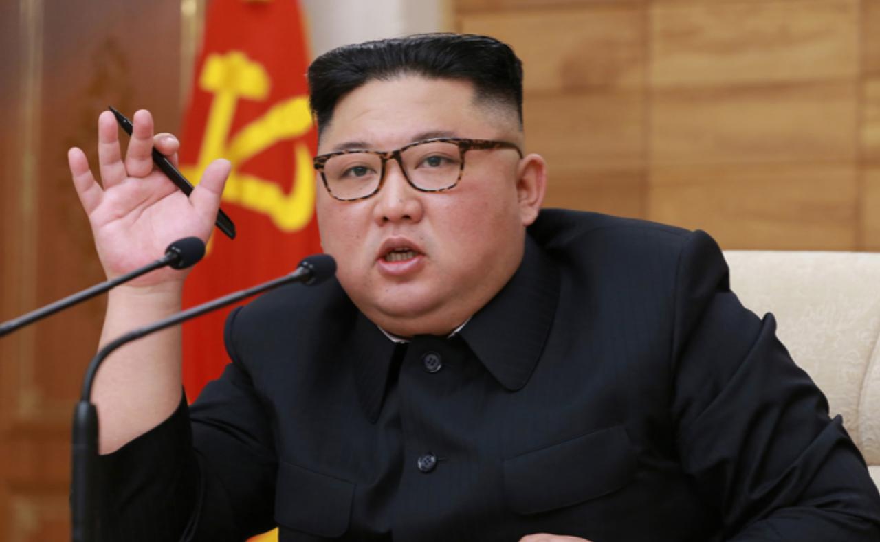 燃爆！美以突然动手狂轰伊朗24省，朝鲜硬刚不留情面，整个中东瞬间炸了锅，局势