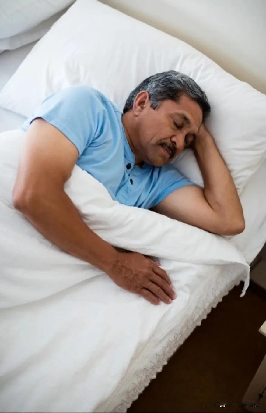 中老年人想睡好觉，就记三个舒服(中老年单身党专属｜灵魂陪伴，衣食住行全拿捏，