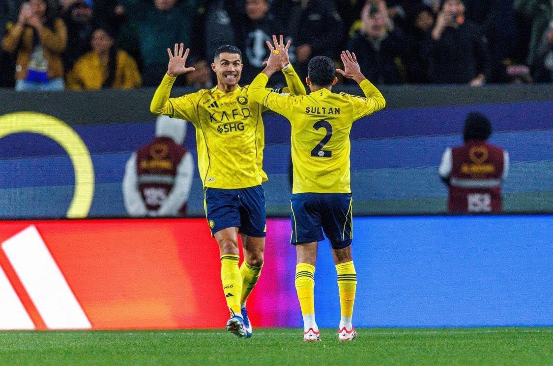 果然不出所料，C罗再次在关键比赛中隐身，评分全队倒数第一！而球队“真大腿”马内回