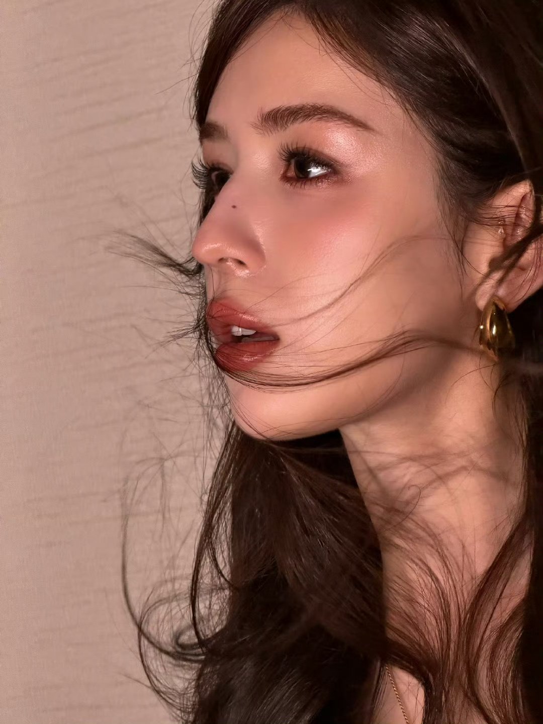 哈妮克孜秋日焦糖妆哈妮克孜焦糖look哈妮克孜秋日焦糖妆​​​