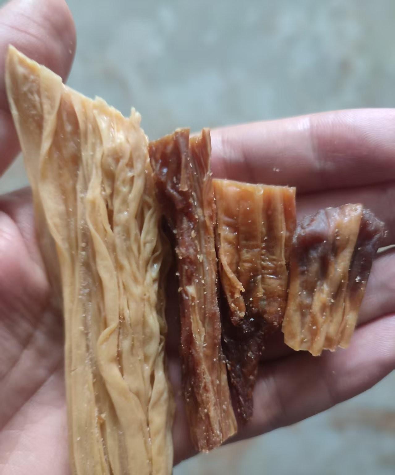 本来今天不想写的，但又憋不住问一下大家，你们买过这样的腐竹吗？前两天，我
