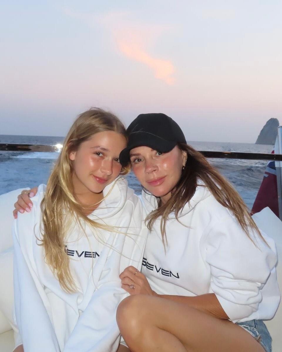 贝克汉姆女儿小七近照贝克汉姆女儿小七好漂亮贝克汉姆老婆维多利亚晒女儿小七近照，