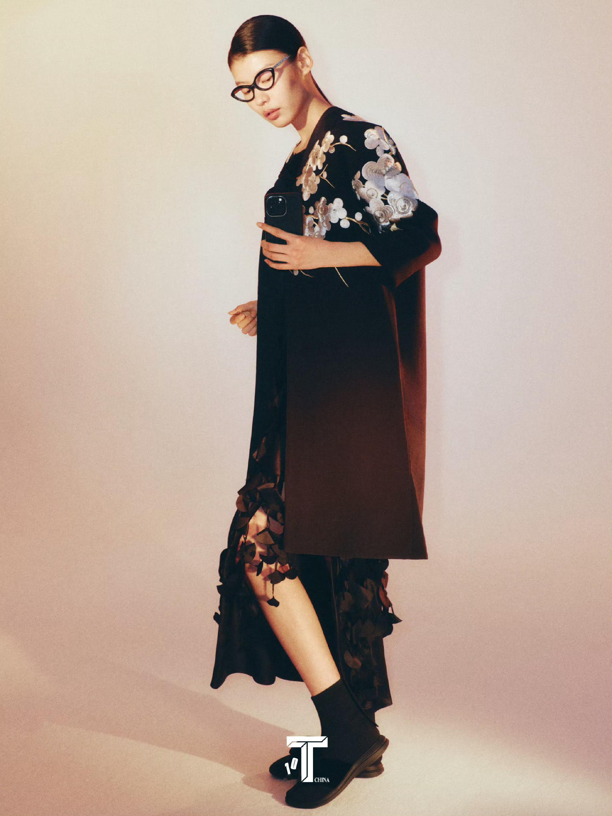 模特穿上了MsMin历年的作品，从第一个系列，到最新设计。呈现的，并不是某