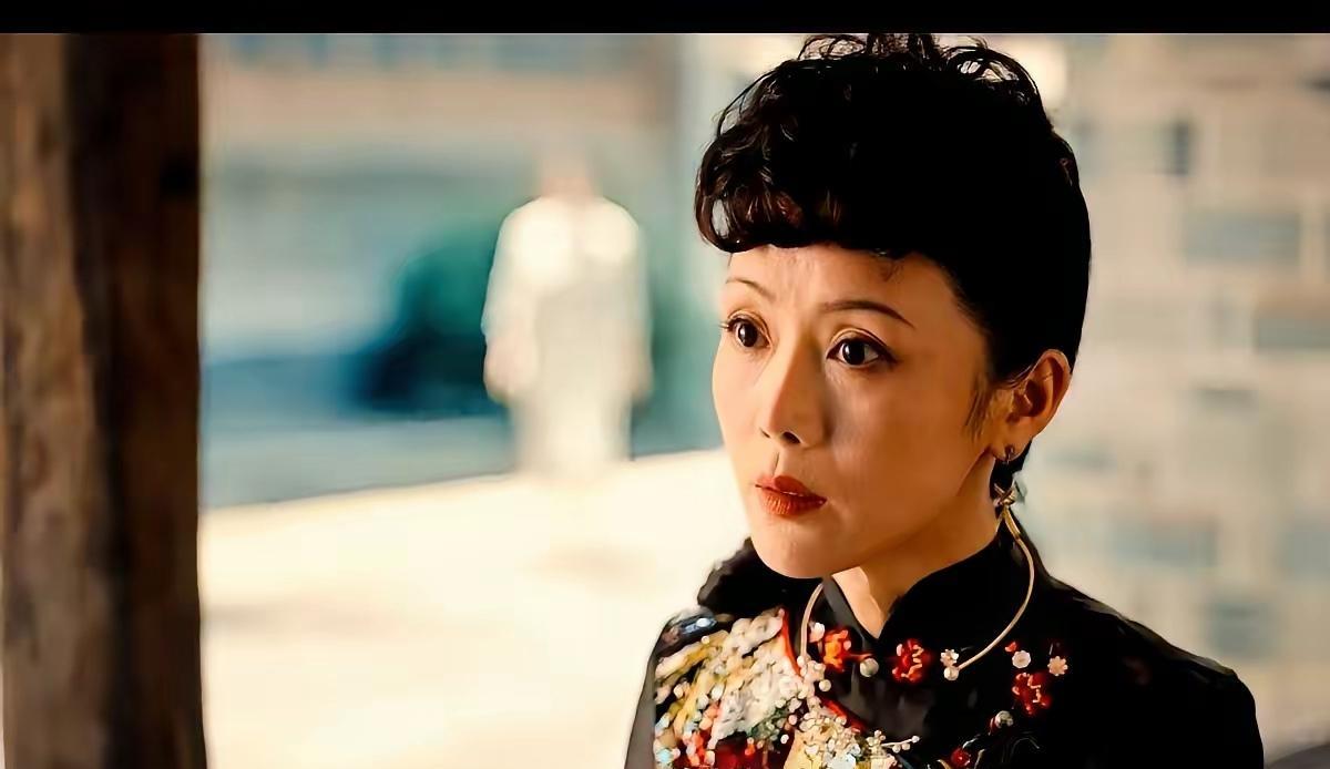 追剧《灼灼韶华》，有一个故事情节我不理解。褚韶中把看到妹妹褚韶华杀死陈二顺的事都