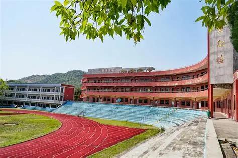 上海兴伟学院今年只来了19个新生，连一个班都凑不齐。这不是段子，是2