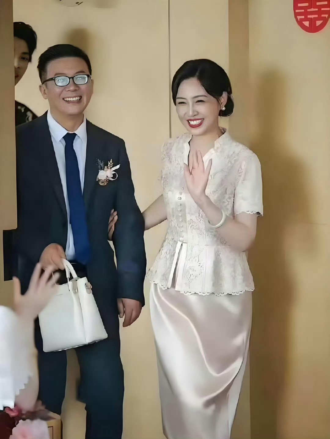 本以为新郎和新娘是郎才女貌了，看到丈母娘的容貌，才知道什么是天人之姿