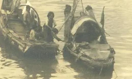 广东省的一艘渔船出海打鱼时，意外地发现远处海面上漂浮着一个“黑色物体”，靠近后才