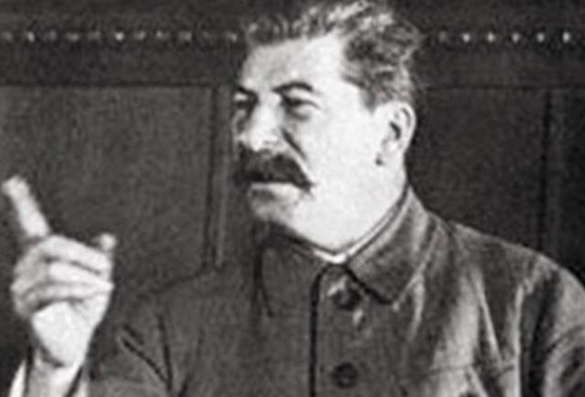 斯大林得知长子被德军俘后，为何枪毙其舅妈，并逮捕儿媳？咱们先得说说雅科夫这个人