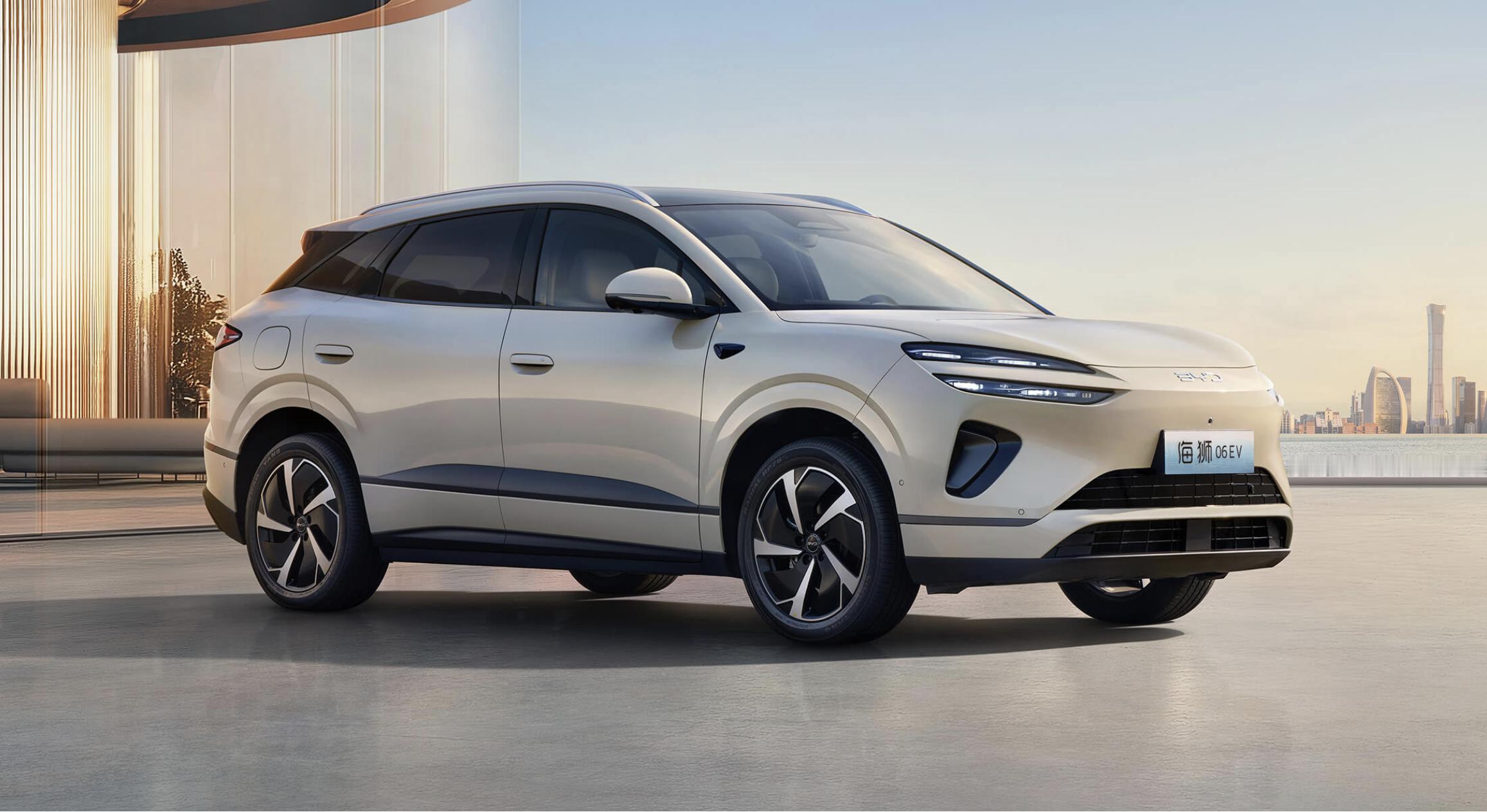 比亚迪海狮06、方程豹钛7、腾势N8L、仰望U8L，四个品牌的四款SUV，价格从