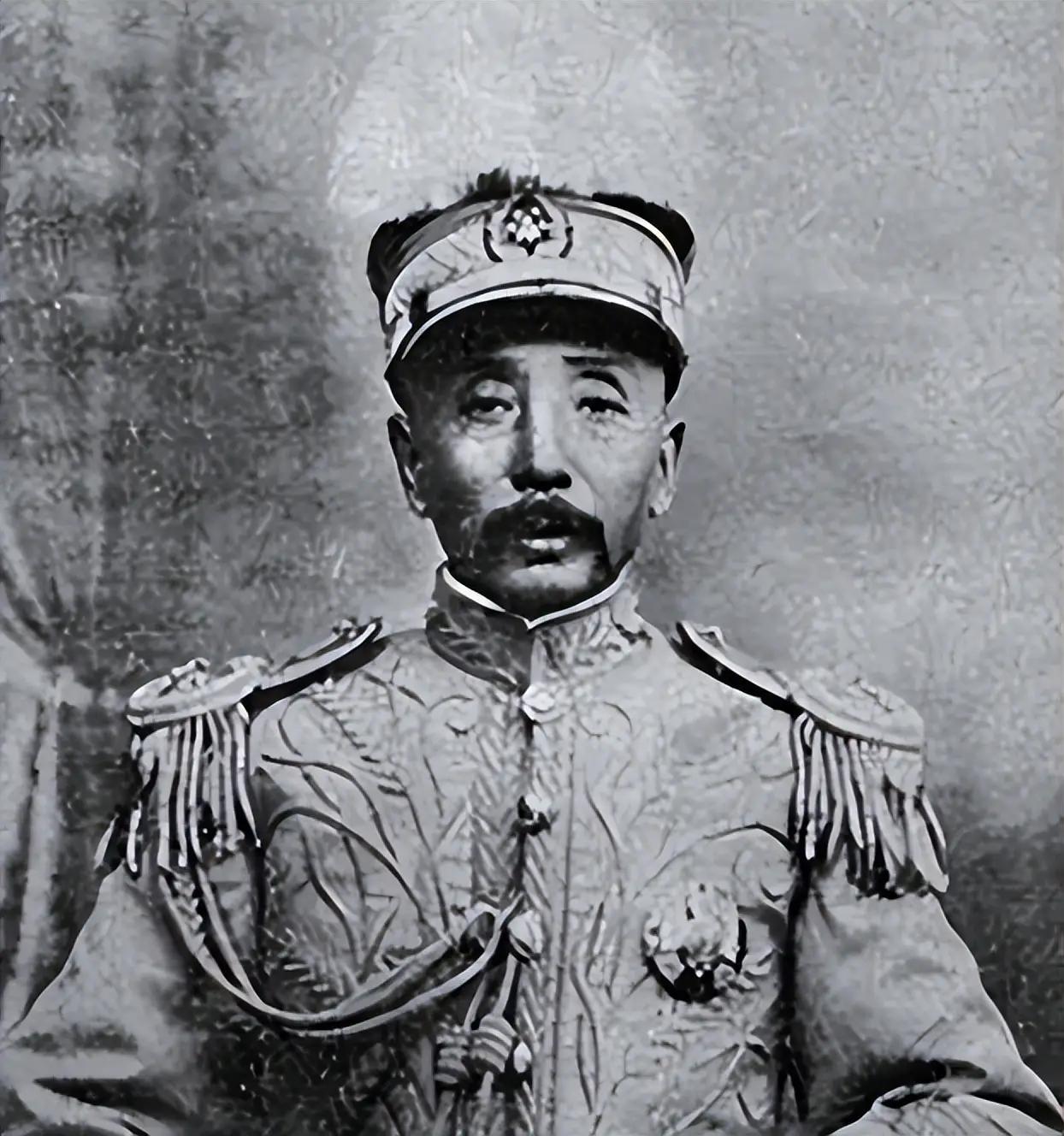 厨师口述大帅府秘闻：张作霖当上师长后，吃穿用都开始讲究起来。1912年那会儿