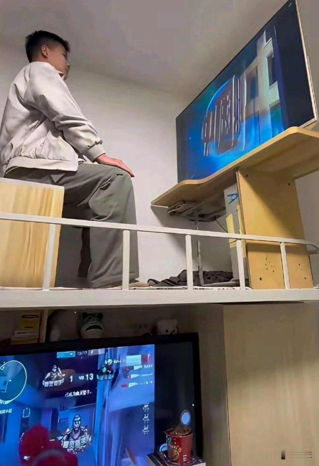 他们能住一个宿舍不是没有原因的