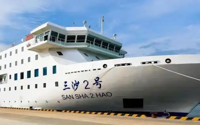 太平岛核心防线被一脚踹碎！大陆千吨巨舰悄然切入拔掉最后底牌，赖清德出卖祖宗海疆的