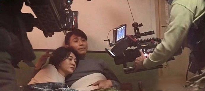 这就是演员为啥不会起反应的原因这么多人看着👀